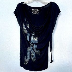 Small Guess chic t-shirt with sequins